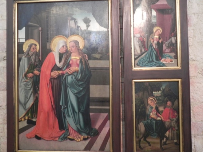 В картинной галерее собрана богатая коллекция средневековой живописи
