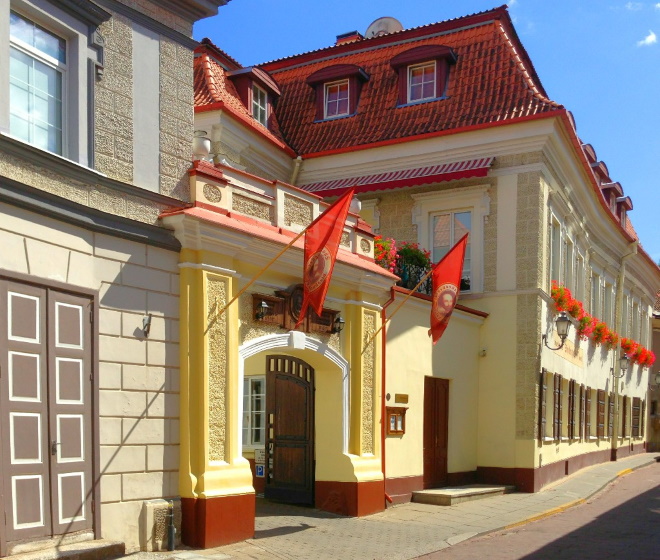 Во дворце Олизаров сейчас располагается гостиница