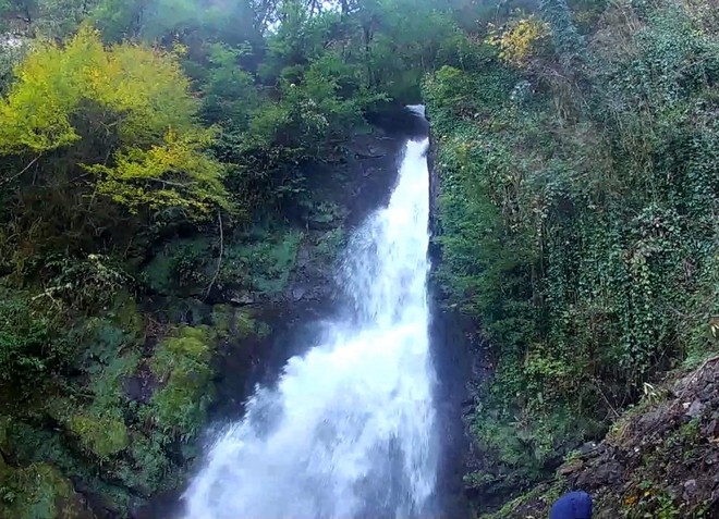 Водопад в национальном парке Мтирала