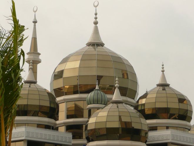 Зеркальные купола Кристальной мечети