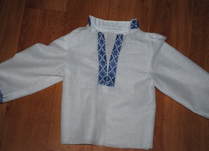 Льняное натуральная мужская вышиванка с синей вышивкой - ФМ-732